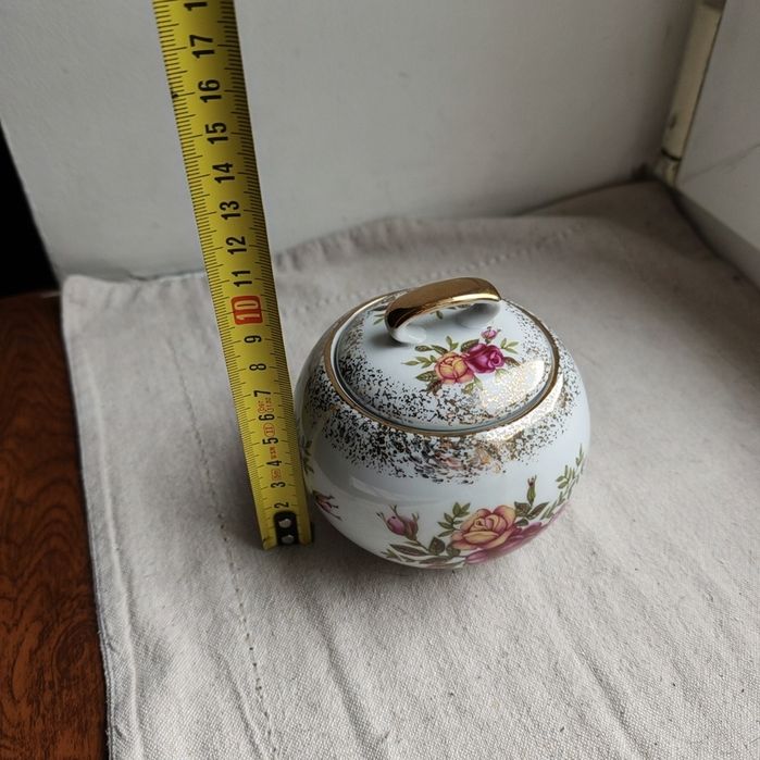 Cukiernica Wałbrzych Kula Różyczki złocone Porcelana PRL