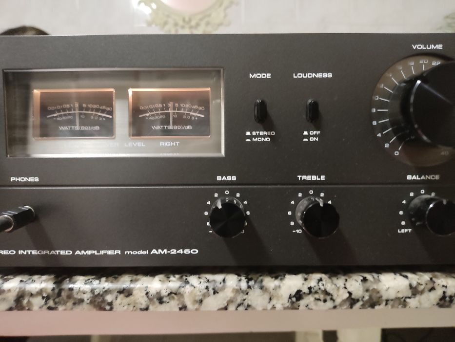 AKAI AM 2450 Stereo Integrated Amplifier Black