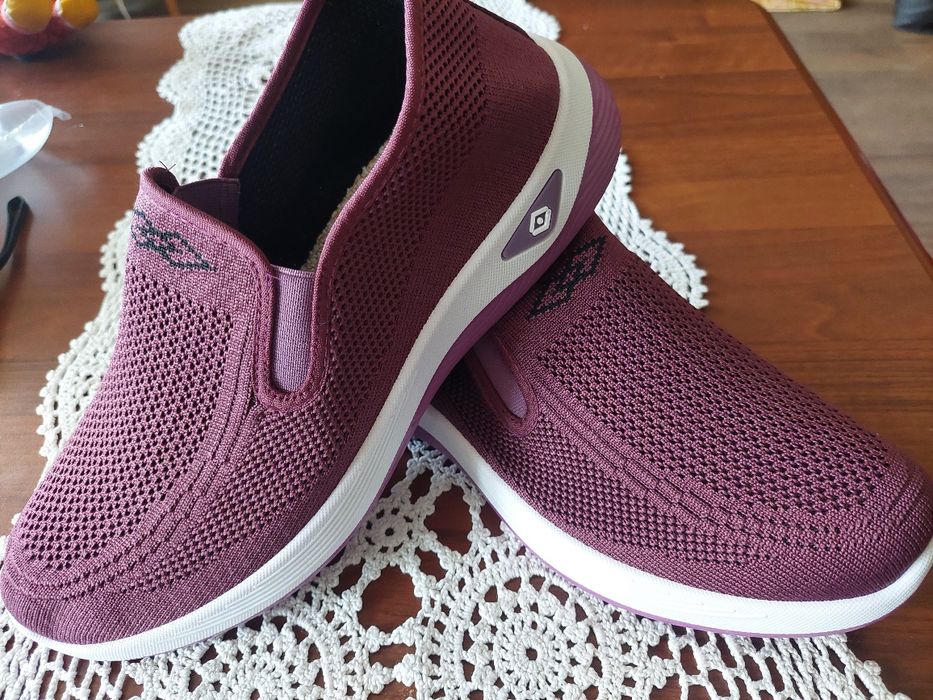 Nowe buty letnie r41,wkładka26cm,wygodne,miękkie,fioletowy burgundowy