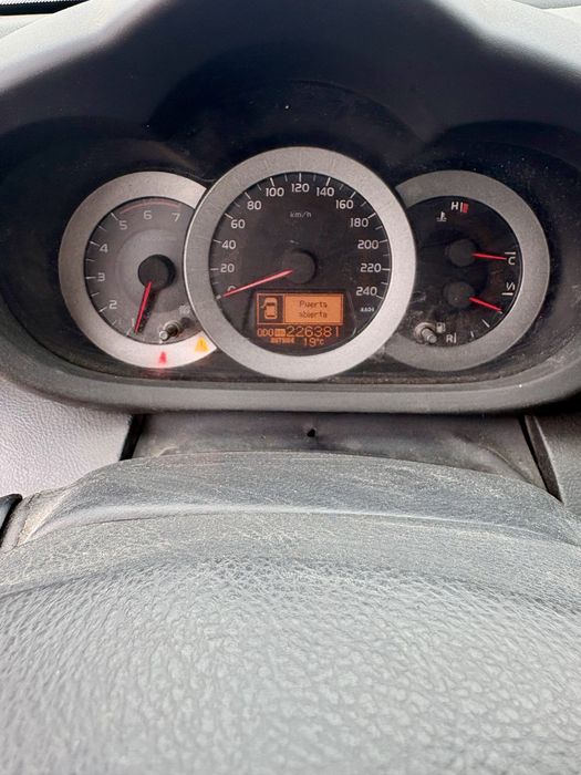 Toyota RAV4 — fotografia 6