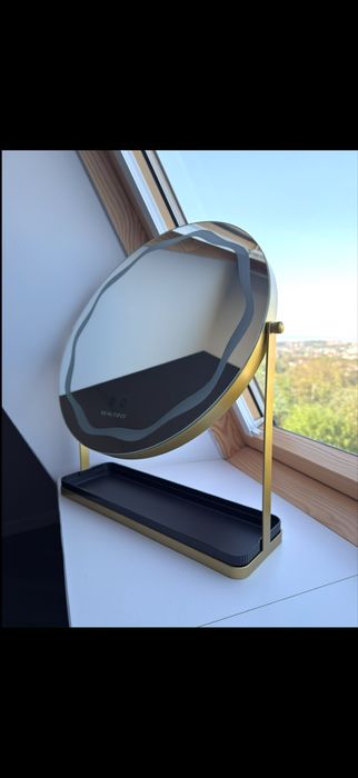 Кругле світлодіодне настільне дзеркало Beautifly