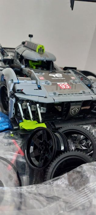 LEGO Technic Peugeot Le Mans Hybrid Hypercar 9x8