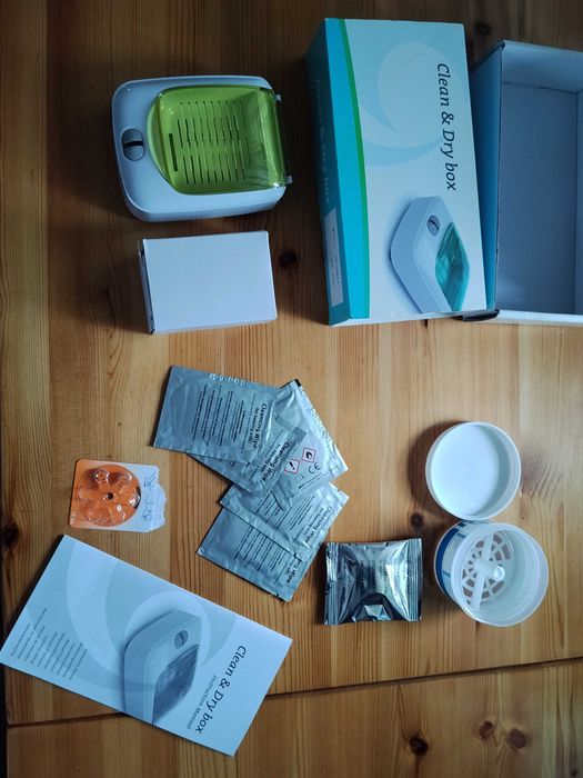 osuszacz aparatów słuchowych i akcesoria