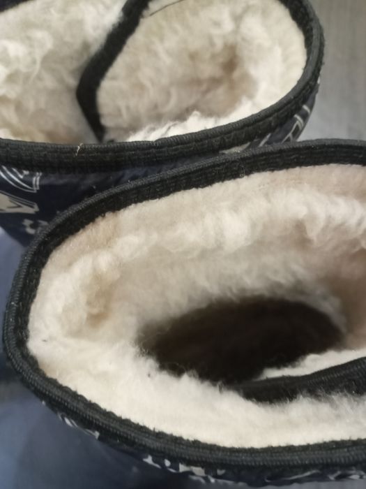 Продаю сапожки на мальчика 32р.стелька 19 см