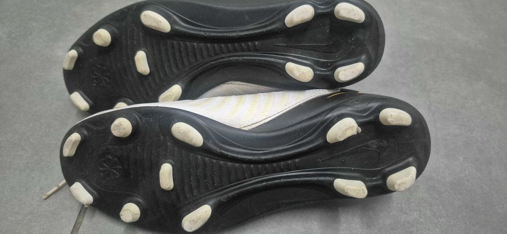 Korki piłkarskie Nike Phantom