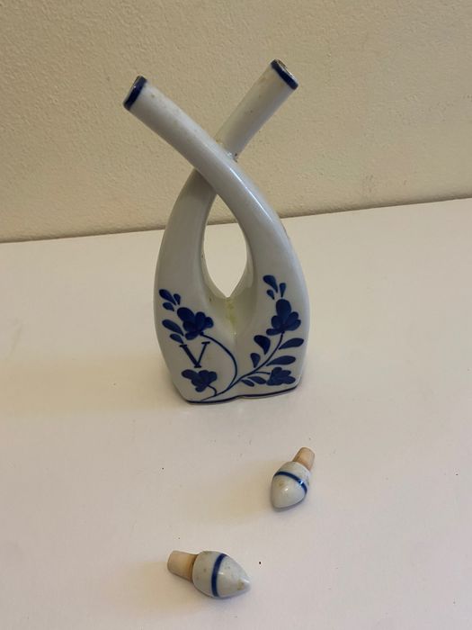 Galheteiro em louça tradicional de Viana do Castelo pintada a mão