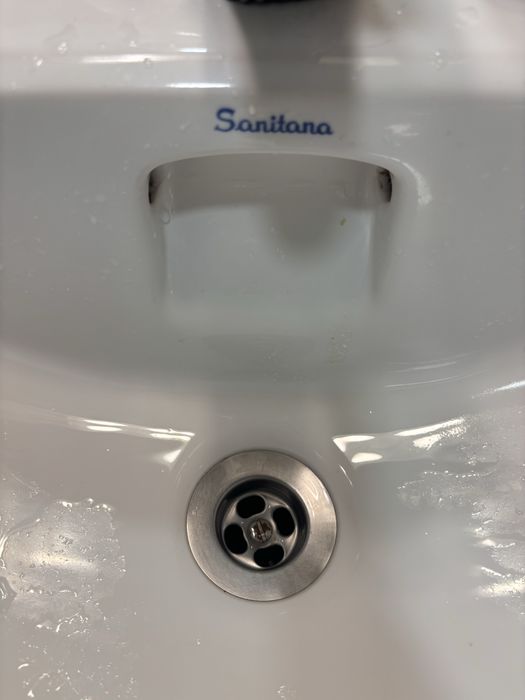 Móvel de casa de banho Sanitana com lavatório e espelho de iluminacao