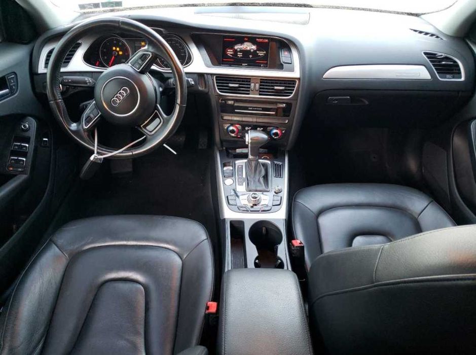 Кришка багажника AUDI A4 B8 пята дверь ауді ауди ляда