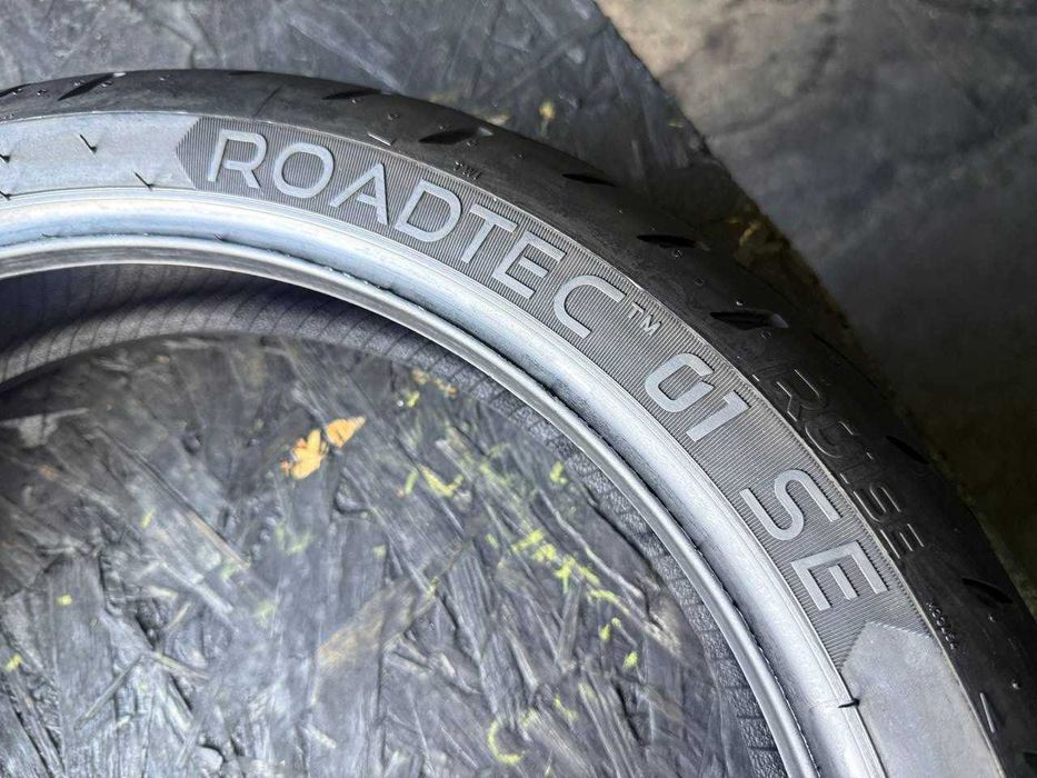 Мото шини б/в 120/70 R17 Metzeler Roadtec 01 SE (3555М)