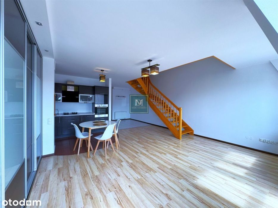 Przestronne Dwupoziomowe Mieszkanie na Duńskiej