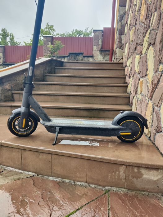 Електросамокат ninebot MAX G30p обмін на прицеп легковий