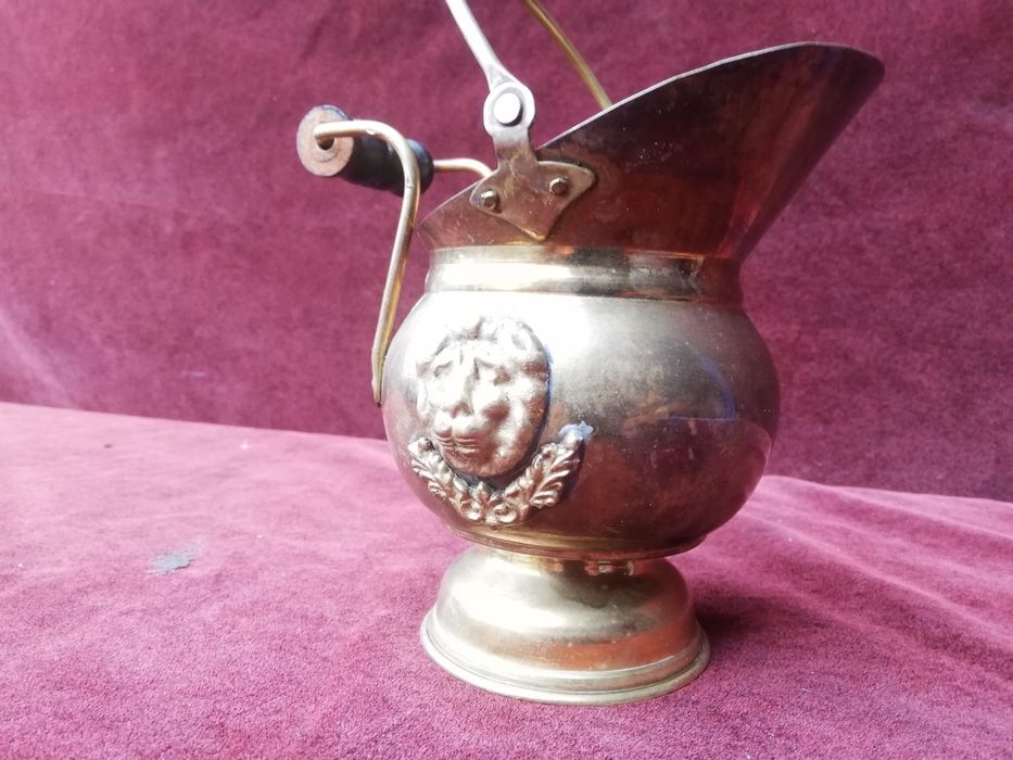 27. Mała weglarka mosiężna