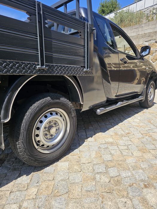 Mitsubishi L200 2012