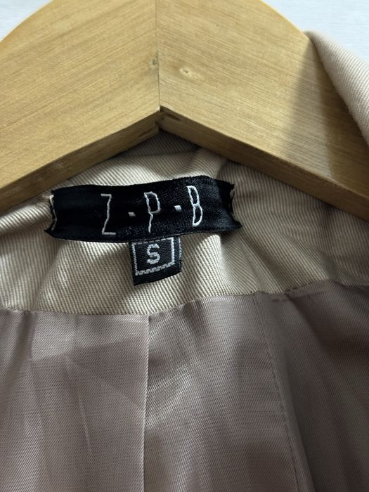 Тренч / пальто / плащ