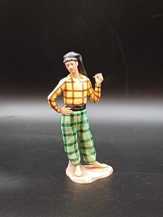 Esculturas das Regiões de Portugal da Vista Alegre