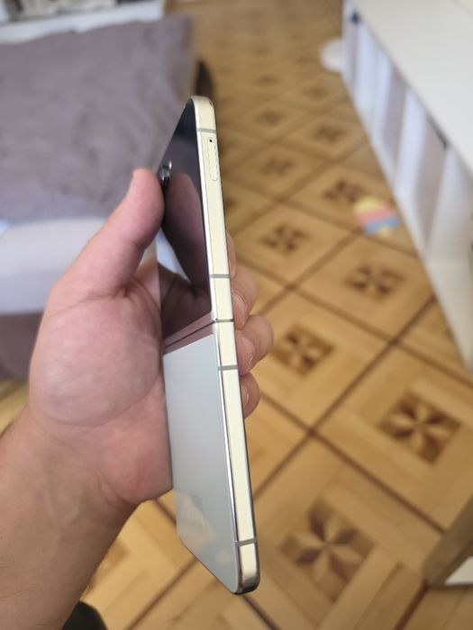 Samsung Galaxy Flip 5  8/256GB Mint