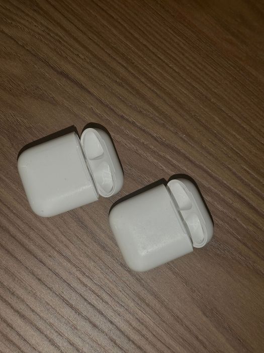 AirPods 2 — оригінальний кейс (тільки кейс, без навушників