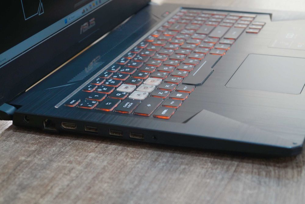 ГАРАНТІЯ Asus TUF (17" 144Гц/Ryzen 5 3550H/RAM 16ГБ DDR4/SSD 512ГБ/GTX 1650 4ГБ)TVOYO