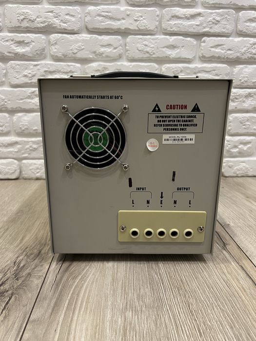 Стабілізатор напруги Vitals-10000BA