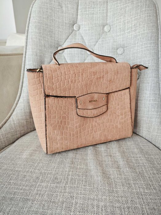 Różowa torebka zamszowa Parfois