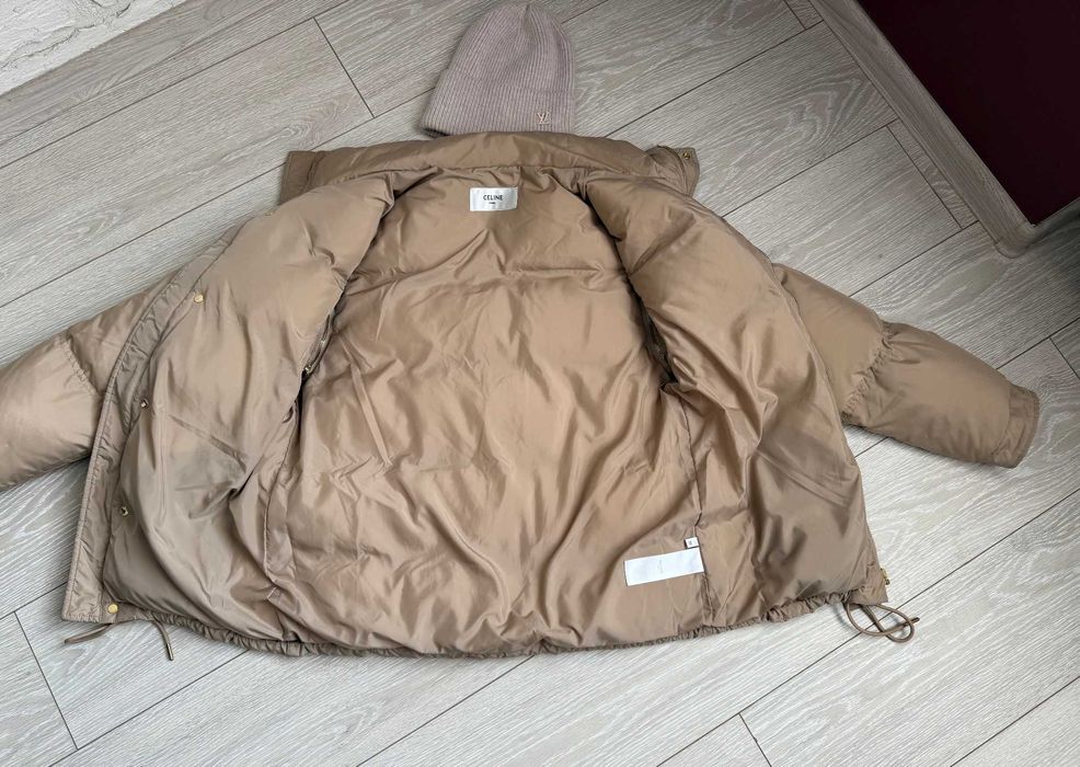 Жіноча пухова куртка