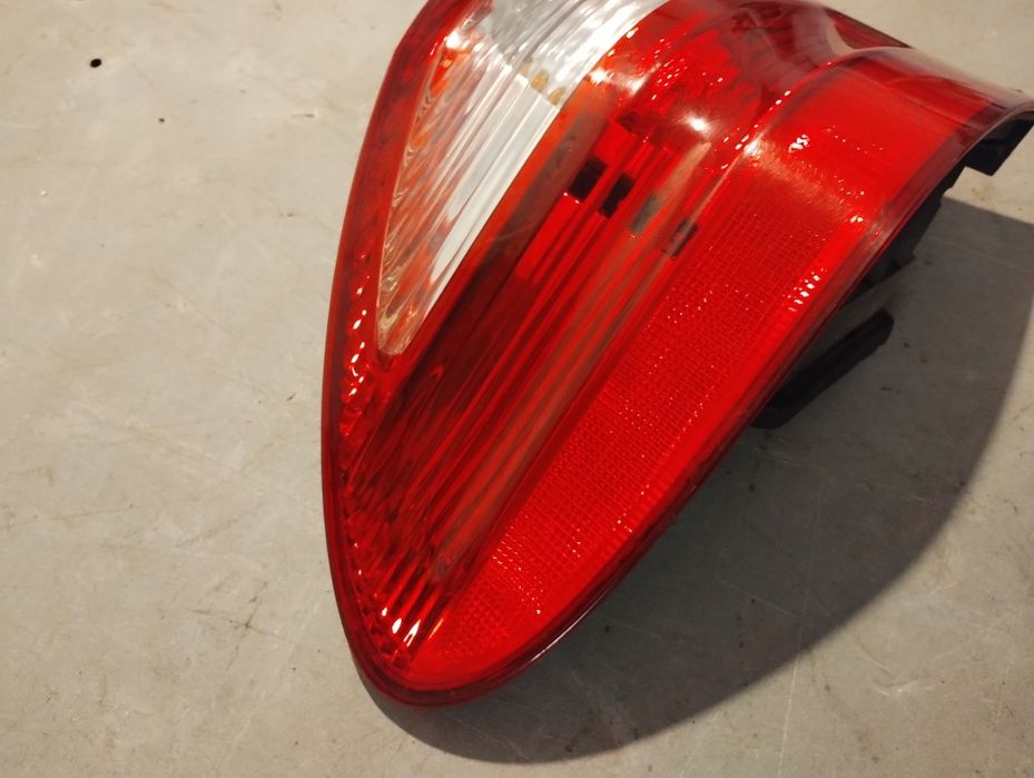 Lampa tylna lewa Mercedes w211 kombi avantgarde led