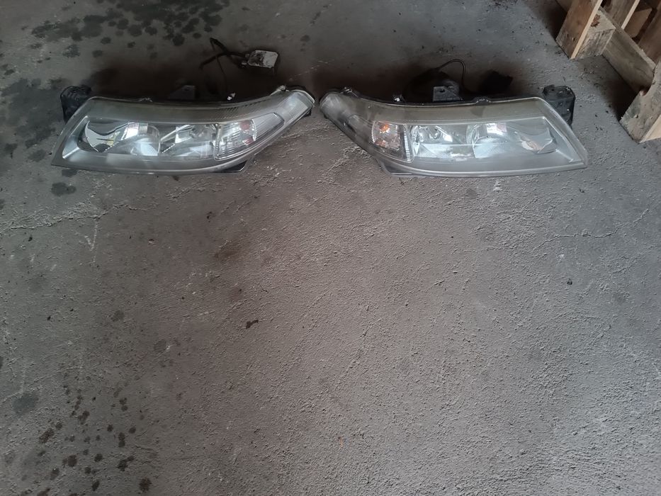 Faróis frente Renault Laguna ll