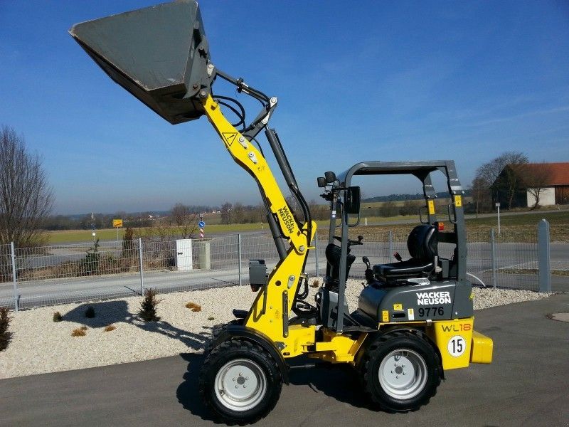 Wypożyczalnia Przeźmierowo Miniładowarka ładowarka Avant Bobcat Laweta