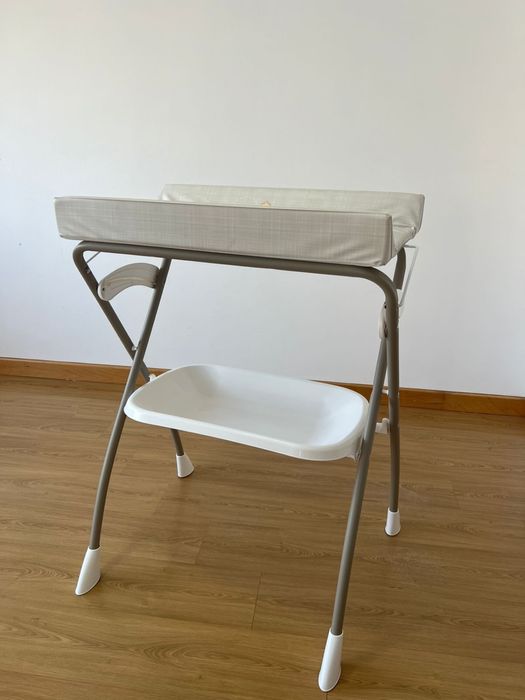 Banheira com trocador de bebé