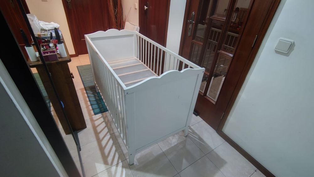 Berço de criança branco