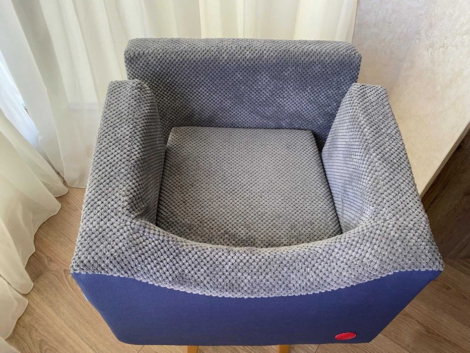 Автокрісло для собак