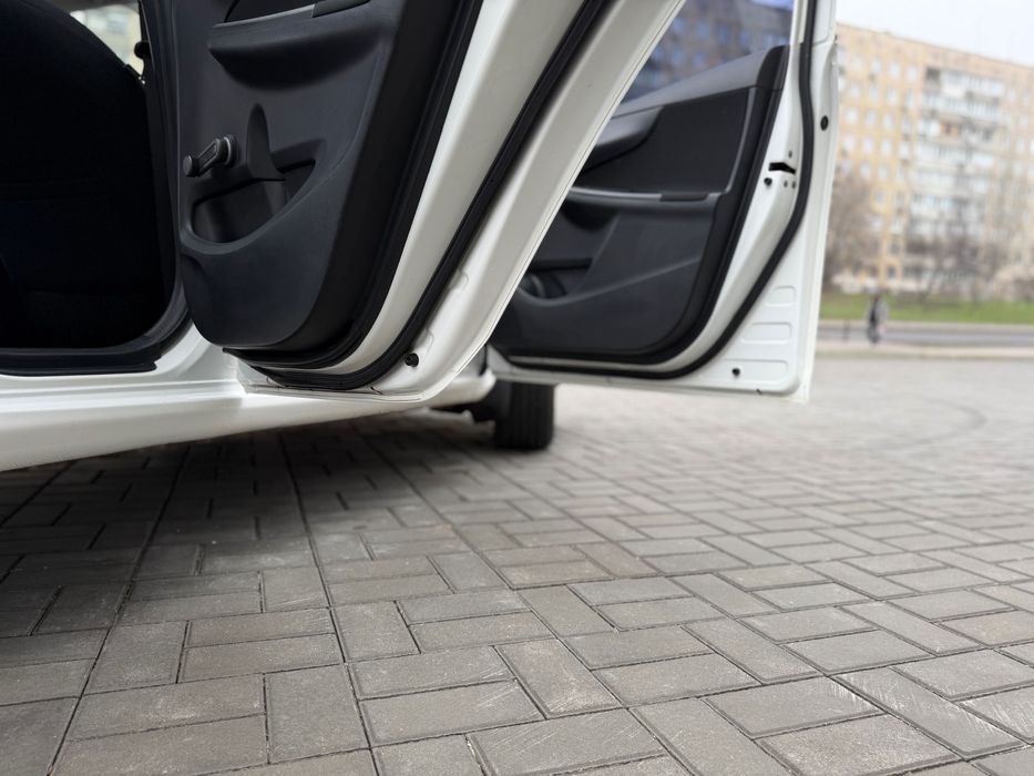 Toyota Corolla 2011р.в (рестайлинг) 1.6 автомат