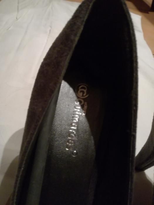 Sapatos de senhora, em camurça, novos