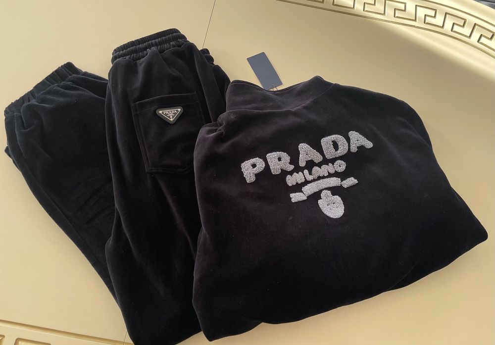 Жіночий велюровий костюм Праda