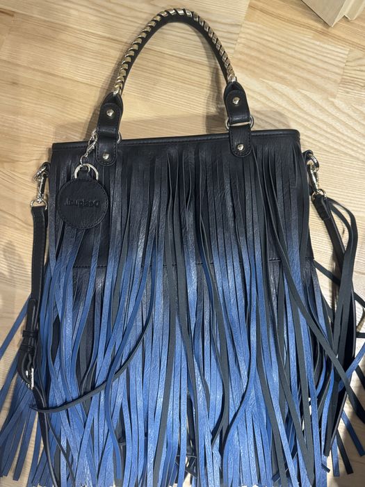 Torebka z frędzlami Desigual