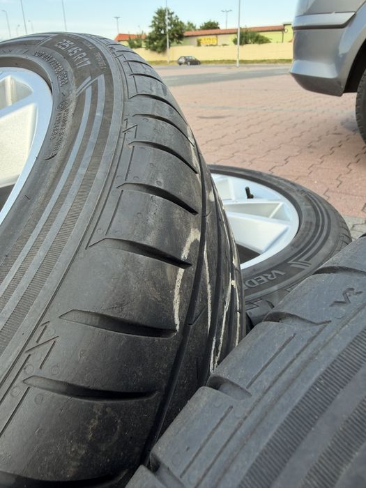 Felgi 17 cali Opel Astra z oponami letnimi Vredestein