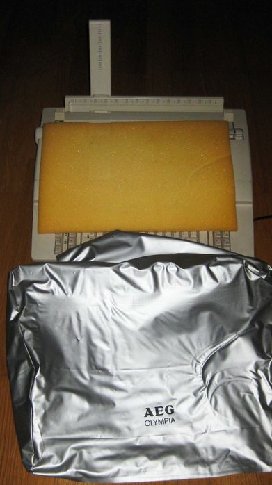 Máquina de Escrever AEG como Nova e com pouco uso