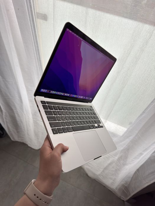 McBook Pro M2 8GB