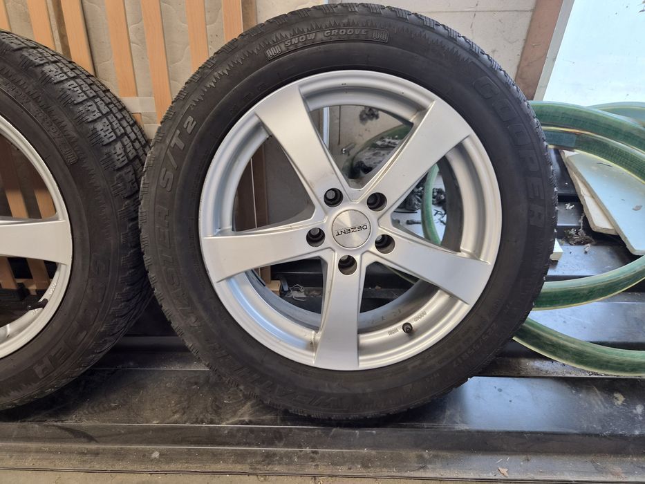 Колеса Диски5x114.3 Qashqai, Vivaro Dezent 225/55/17
