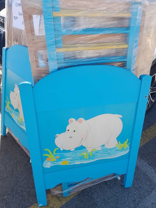 Cama de de bebé com grades