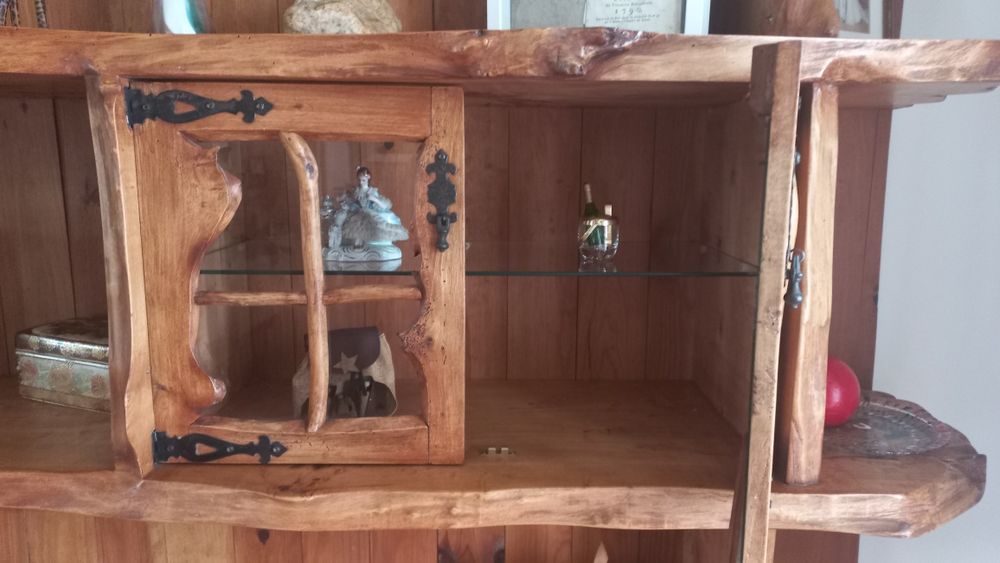 Móvel em madeira chopo