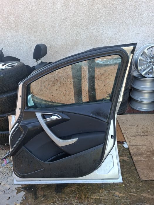 Drzwi prawe przednie Opel Astra J