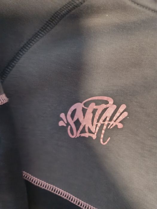 Tech fleece syna world