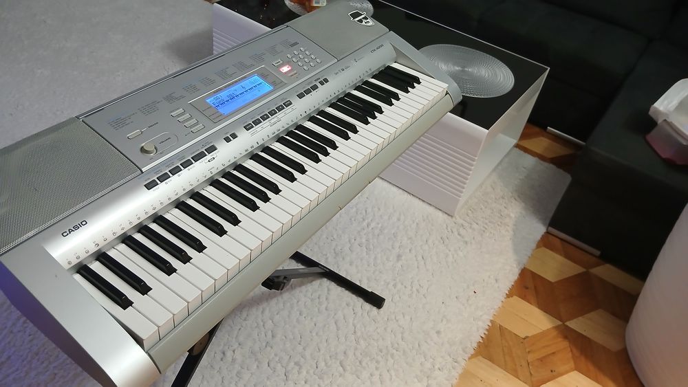 Keyboard Casio CTK 4000 plus statyw, dynamiczna klawiatura do nauki