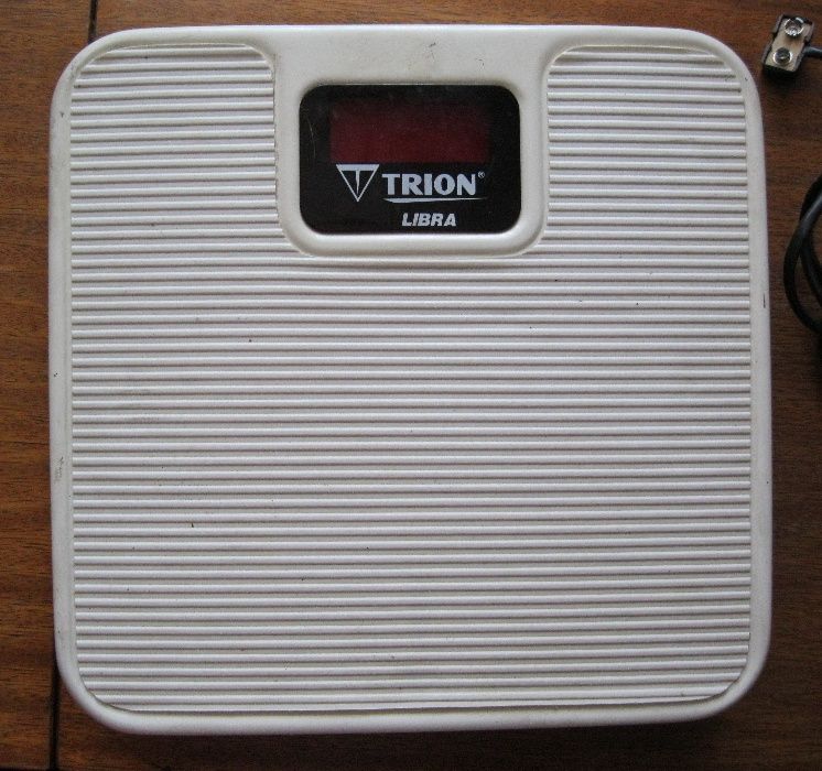 весы электронные напольные Trion libra.