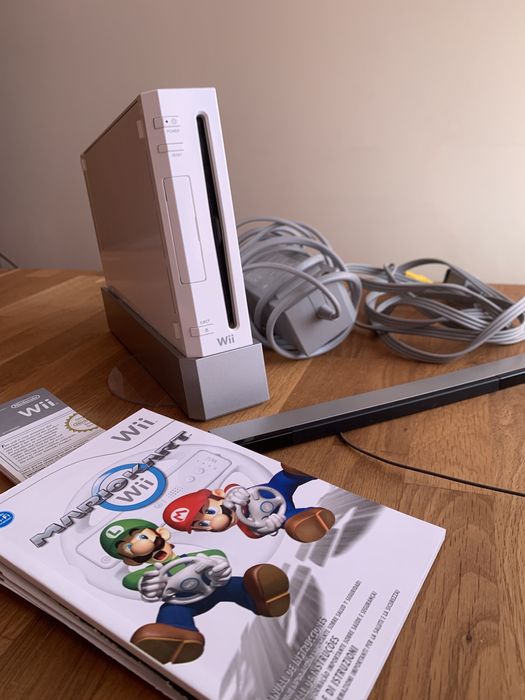 Consola Nintendo Wii+Jogo Mario Kart+Volante+Comandos (tudo originais)