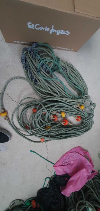 Redes, cordas, chumbo e cortiças