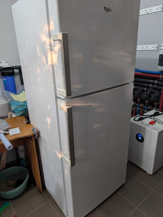 Продам холодильник Whirlpool б/в в нормальному стані WTV4225 W