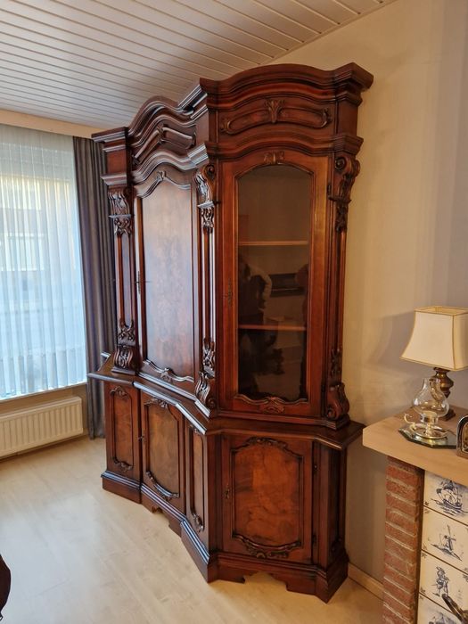 Duży barowy włoski kredens - witryna