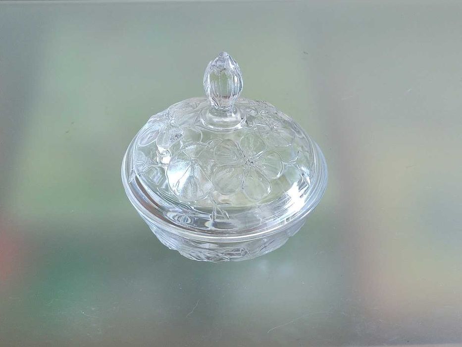 Bomboneira ou porta geleia antiga em cristal